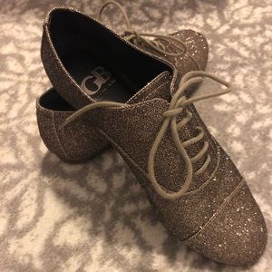 Gianni Bini sparkly lace-Up flats. Size 7.5.